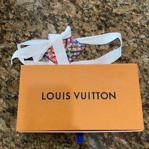 LV box (wallet came in this one)